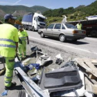 Imagen de archivo de un accidente de tráfico correspondiente al año pasado en una carretera leonesa
