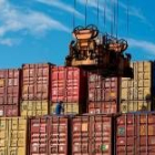 Los contenedores viajan desde El Musel a 250 puertos de todo el mundo a través de cinco líneas regul