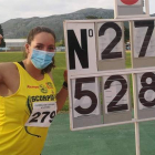 Inés Venero celebra su marca de 52,81 metros que le reportaron el triunfo en los Corrales de Buelna y la plusmarca personal. DL