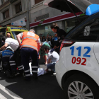 El atropello en Independencia obligó a cortar el tráfico; arriba, el suceso en Condesa de Sagasta.