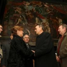 Salgueiro saluda a López, presidente de Las Edades, y Lagartos