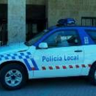 El nuevo coche de la Policía de Bembibre, el día de su presentación