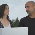 Laura Rosel y Pep Guardiola, en una imagen promocional de Preguntes Freqüents.