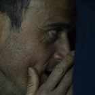 Luis Enrique, en el banquillo de El Molinón durante el partido con el Sporting.