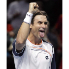 Ferrer celebra su incontestable triunfo frente a Djokovic.