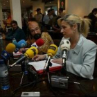 María José Estrada, en una rueda de prensa después de un pleno