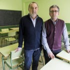 Bermejo y Santos, en una de las aulas del Juan del Enzina, donde desarrollan su proyecto. FERNANDO OTERO