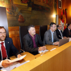 Rodrigo, Calvo, Majo, Castañón y Fernández, durante el pleno celebrado ayer. MARCIANO