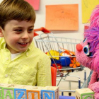 Barrio Sésamo pone en marcha un proyecto para concienciar sobre los niños con autismo, que incluye un nuevo 'muppet' llamado Julia.