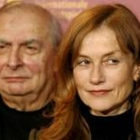 La actriz Isabelle Huppert posa junto al director Claude Chabrol
