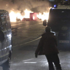 La policía lanza una ofensiva contra los radicales que desencadenaron una batalla campal en Madrid.