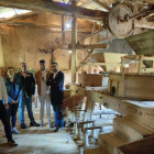 Visita de los diputados Pablo López Presa y Carolina López Arias al molino de Val de San Lorenzo. DL