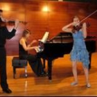 Los hermanos Aznárez al violín y la pianista Croccolino, ayer en Astorga