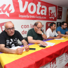 Emiliano Núñez y Miguel Ángel Fernández, junto a otros dos miembros de la asamblea