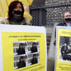 Participantes en la manifestación expresan su repulsa por la falta de libertad de expresión.