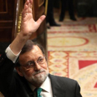 Rajoy, en el hemiciclo, tras el debate de la sesión matutina.