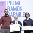 Guillem Sànchez, J. G. Albalat y María Jesús Ibáñez reciben el premio Ramon Barnils, en el Born Centre de Cultura i Memòria.