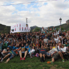 La foto de familia de las peñas, el folclore del grupo de danzas Celada y la representación del teatro para los pequeños, protagonistas de las fiestas. BARRIO PLANILLO
