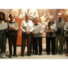 La alcaldesa y la concejala de Bienestar Social (en los extremos) acudieron al homenaje que realizó el Ayuntamiento a los voluntarios. DL