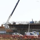 Obras de la nueva vía del AVE a la altura de la localidad de Grulleros, en la entrada a la capital