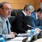 El consejero de Educación, Fernando Rey, comparece en las Cortes para detallar las cuentas del departamento para 2018, que suman 2.044 millones.