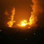 Bombardeo israelí sobre Rafá, en el sur de Gaza, esta madrugada.