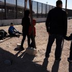 Inmigrantes centroamericanos detenidos por la patrulla Fronteriza de EEUU.