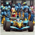 Fernando Alonso regresa a la pista tras cambiar los neumáticos