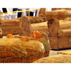 Impesionante imagen con la treintena de sarcófagos descubiertos en Luxor. HANAA HABIB