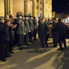 Llegada de los féretros de los guardias civiles asesinados a la capilla ardiente. ANTONIO GARCÍA