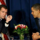 Dmitri Medvédev y Barack Obama en su reunión durante la cumbre del clima en Copenhague.