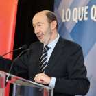 Rubalcaba, durante su intervención en el mitin celebrado ayer en Menorca.