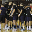 El Reale Ademar se conjura para el partido en Hungría.