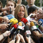 Jiménez anuncia a los periodistas su intención de enfrentarse en unas primarias a Gómez.
