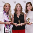 Maria Helena Antolin, Montse Marti y Rocio Hervella, tras recibir sus premios IWEC en Shanghai.