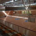 En el pabellón pueden practicarse fútbol-sala, balonmano, voleibol y baloncesto