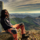 El cantante leonés Meji ha titulado ‘Perdido en la montaña’ el disco autoproducido que presenta hoy en el Gran Café.