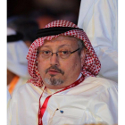 Imagen de archivo que muestra a Jamal Kashoggi  periodista saudi y exeditor jefe del periodico Al-Watan.