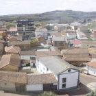 Vista del pueblo de Almanza que acogerá este proyecto pensando en los mayores. CAMPOS