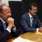 León de la Riva y José Luis Ulibarri, ayer, durante la firma del convenio