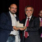 El pregonero, Felipe Ramos, junto al alcalde de La Bañeza, José Miguel Palazuelo. SECUNDINO PÉREZ