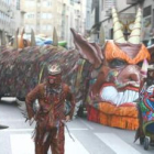 Las carrozas se caracterizaron por su colorido y movilidad, ya que este año no estaban iluminadas.