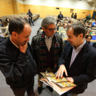 Javier Sierra (derecha) ofreció una charla, invitado por los Amigos de la Noche Templaria.