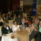 Imagen de familia de la delegación leonesa con miembros de la Cámara Municipal de Oporto y Región No