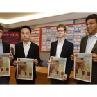 Jaime Santos, Yi Wei, David Antón y Viswanathan Anand en el sorteo de colores que deparó los emparejamientos de semifinales. RAMIRO