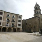 El local donde se produjo la intervención policial está en el entorno trasero de La Encina.