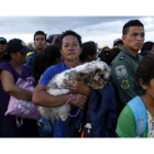 Pesadumbre entre los damnificados en Filipinas.