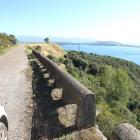 La carretera de Congosto a Santa Marina, en la cola del pantano, en una imagen de archivo.