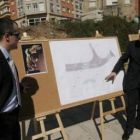 Luis Antonio Moreno y Carlos López Riesco presentaron ayer los planos del proyecto en la avenida del