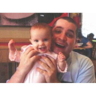 El policía Gilberto Valle con su hija en una fecha que no se puede concretar.